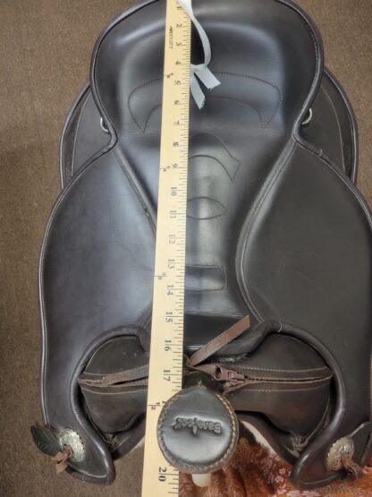 Barefoot Treeless Western Saddle,  Arizona, brown leather, round skirt, size 2, with fenders and stirrups EUC - Image 7